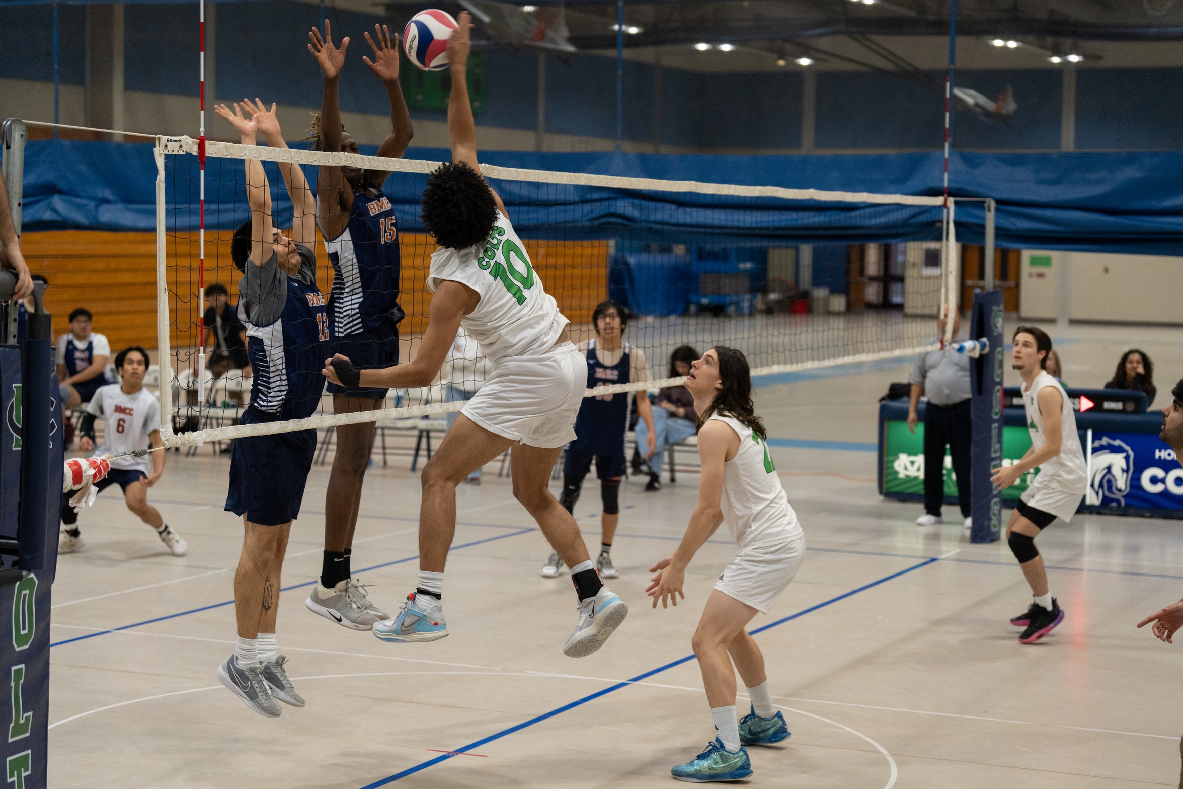 MIDDLESEX MENS VB BREAKS LOSING STREAK WITH SWEEP OF MANHATTAN CC