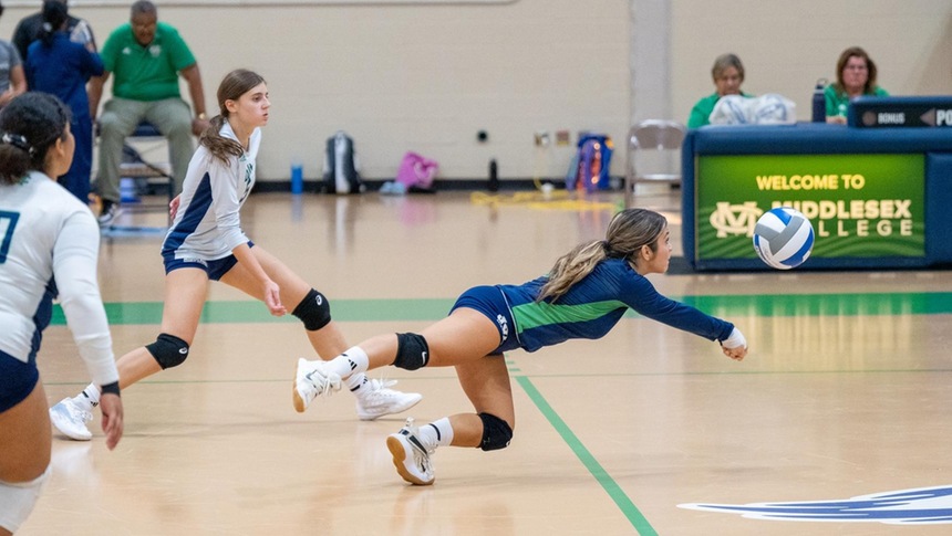 MIDDLESEX COLLEGE WOMEN'S VOLLEYBALL TOPS DELAWARE COUNTY CC IN FOUR SETS